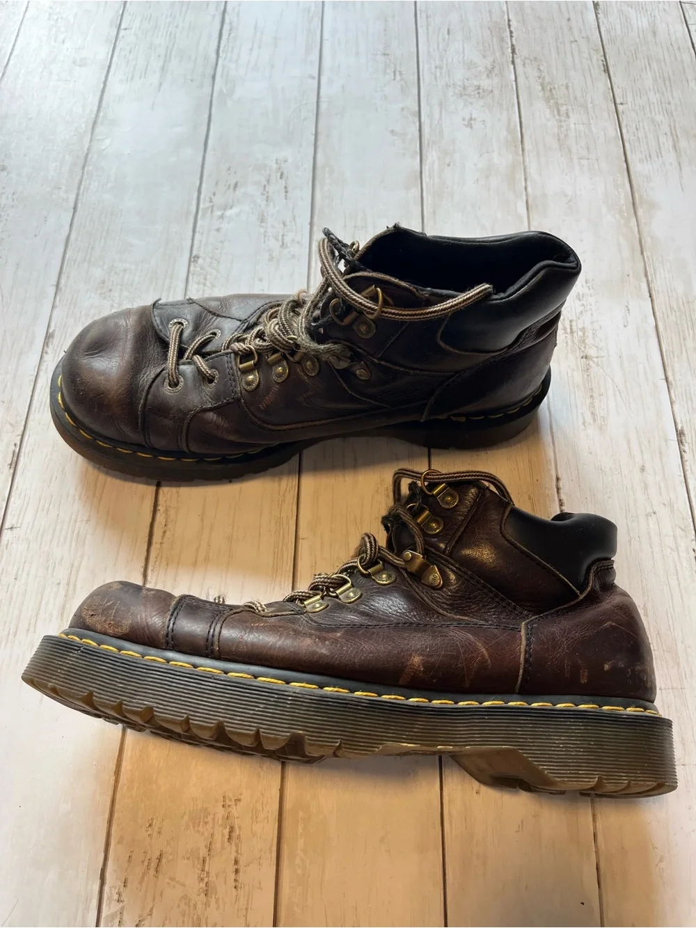 Vintage Dr. Martens 11302 Air Wave Brown Leather Lace-Up Work Boots